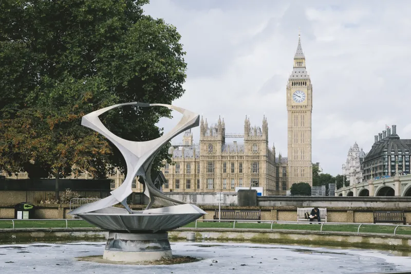 The London skyline and Elizabeth Tower on the day of the proposal